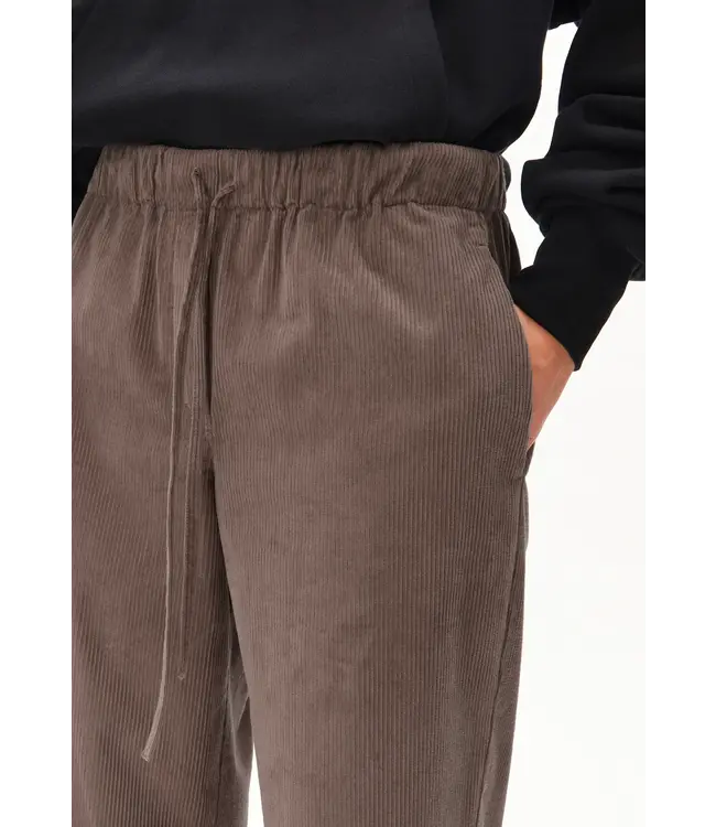 Jaimilaa corduroy pants