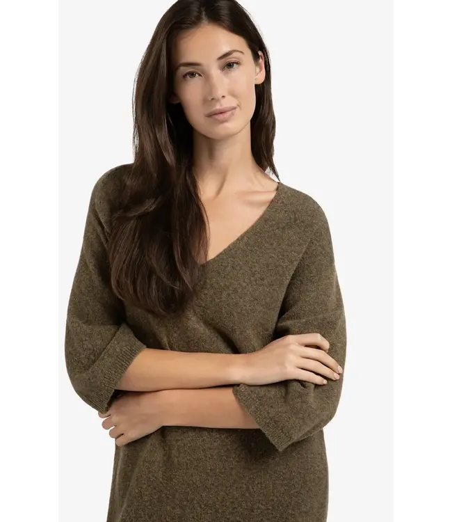 V-neck knitted dress