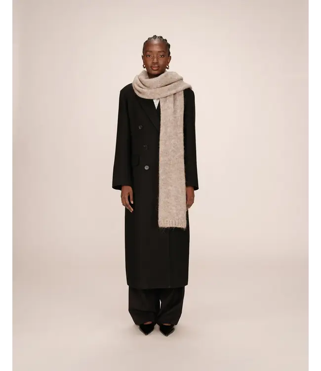 Saldana scarf
