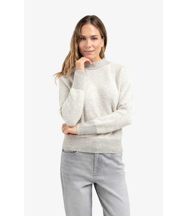 Knitted sweater with contrast trims