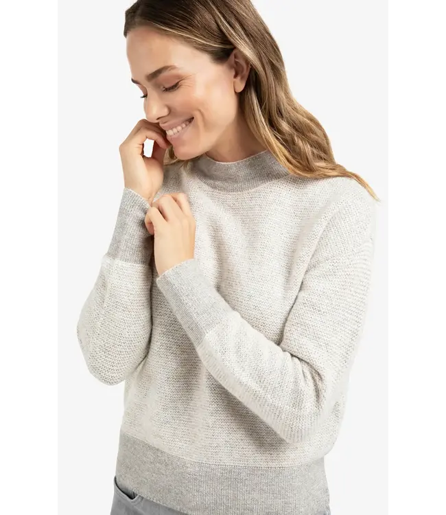 Knitted sweater with contrast trims
