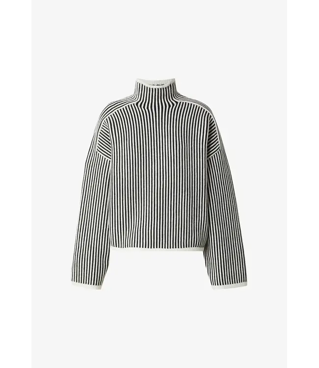 Nohea sweater