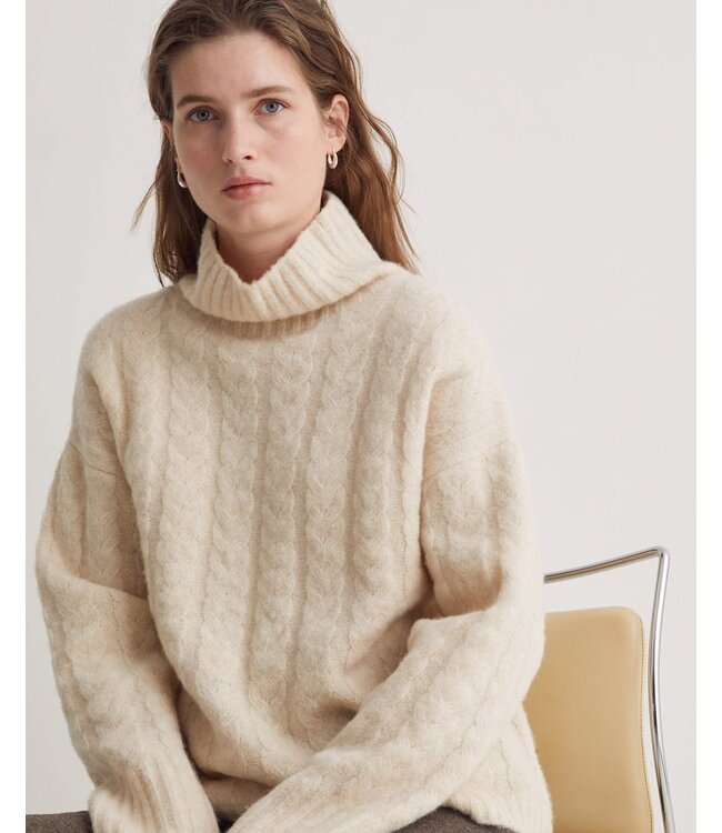 Manu knit