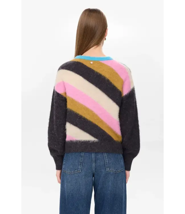 Suri multi stripe pull