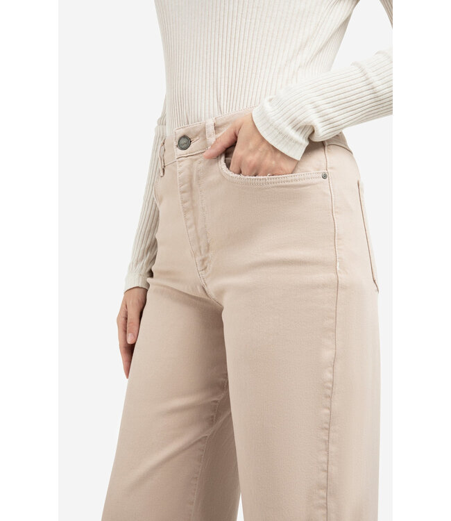 Beige high-waist jeans met losvallende pasvorm