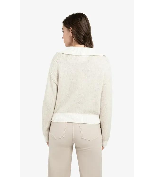 Gebreide trui met contrasterende kraag en boorden