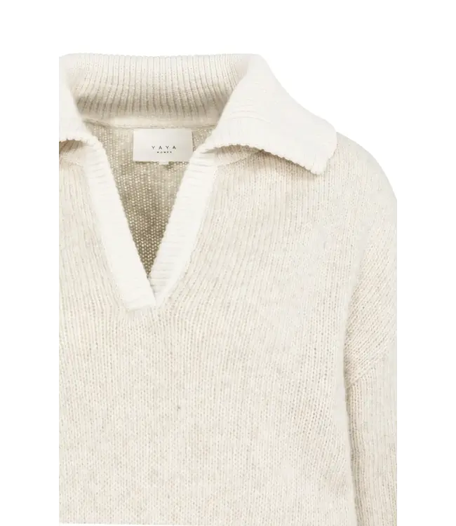 Gebreide trui met contrasterende kraag en boorden