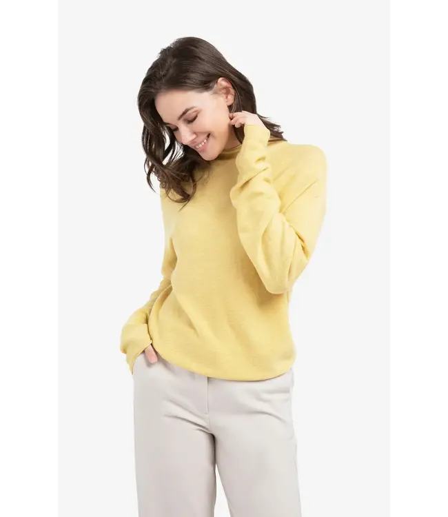 Gebreide trui met structuur en knoopsluiting achter