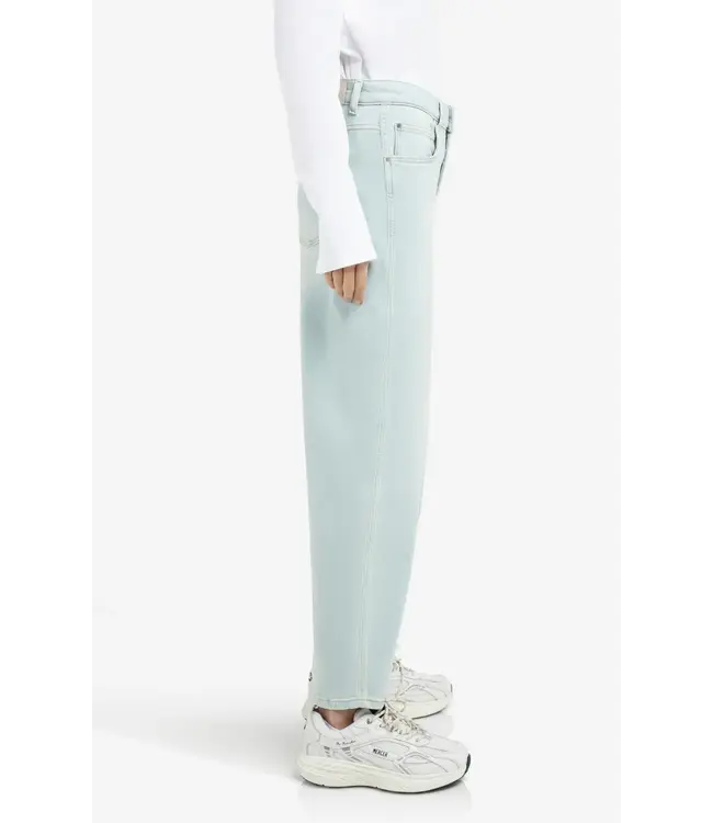 Barrel jeans in washed denim