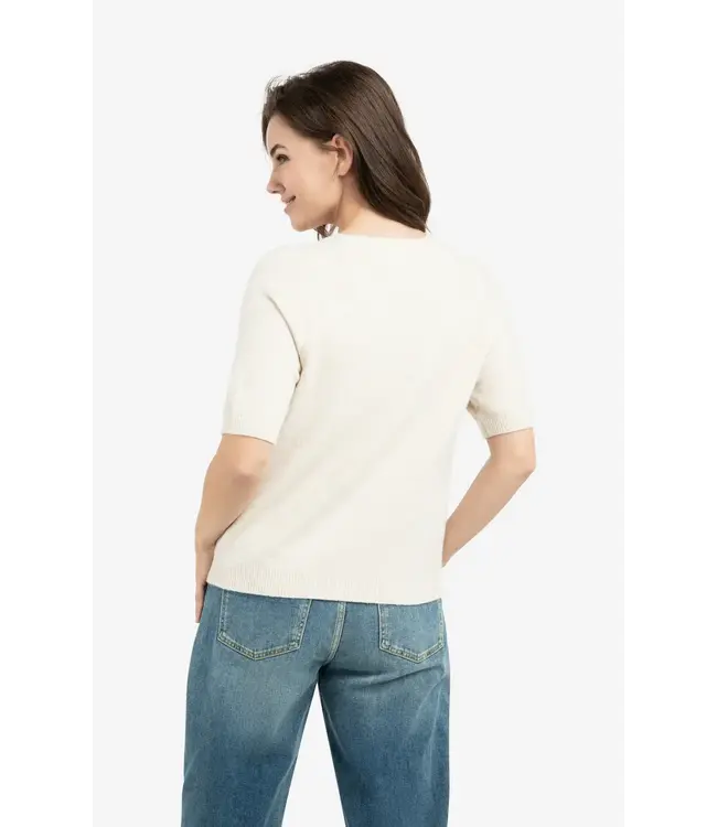 Soft sweater with short sleeve