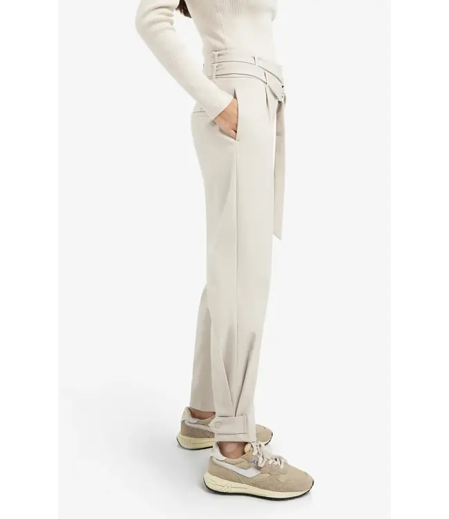 Trousers with double belt