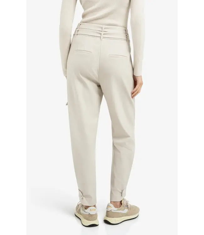 Trousers with double belt