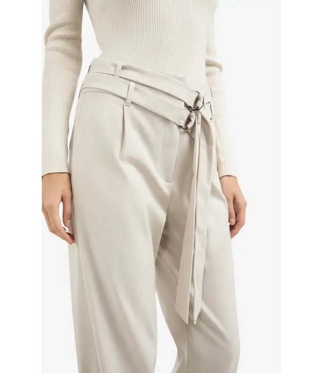 Trousers with double belt