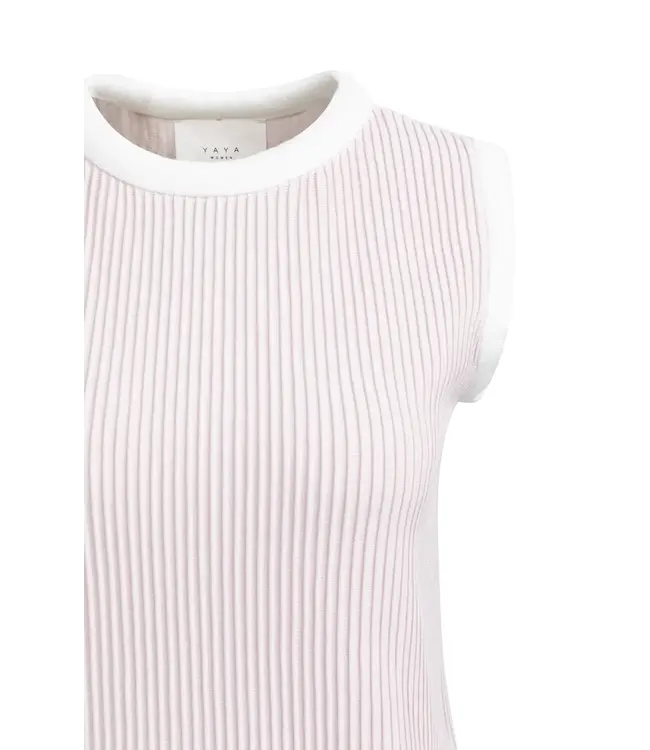Mouwloze ribtrui met hoge hals