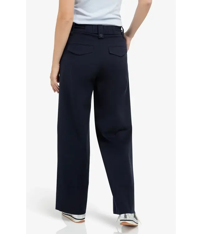 Broek met plooien, wijde pijpen en strikkoord in de taille