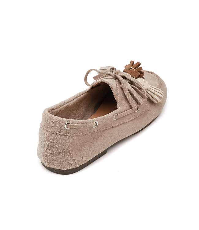 Loafers with fringes