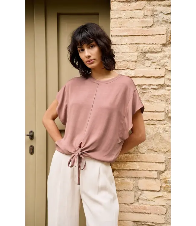 Flowy knotted top