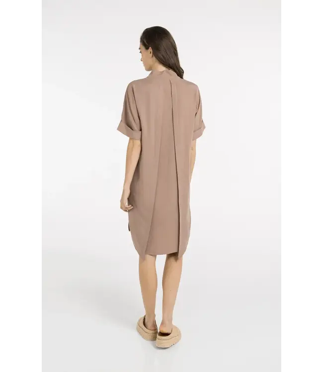 Short sleeve dress