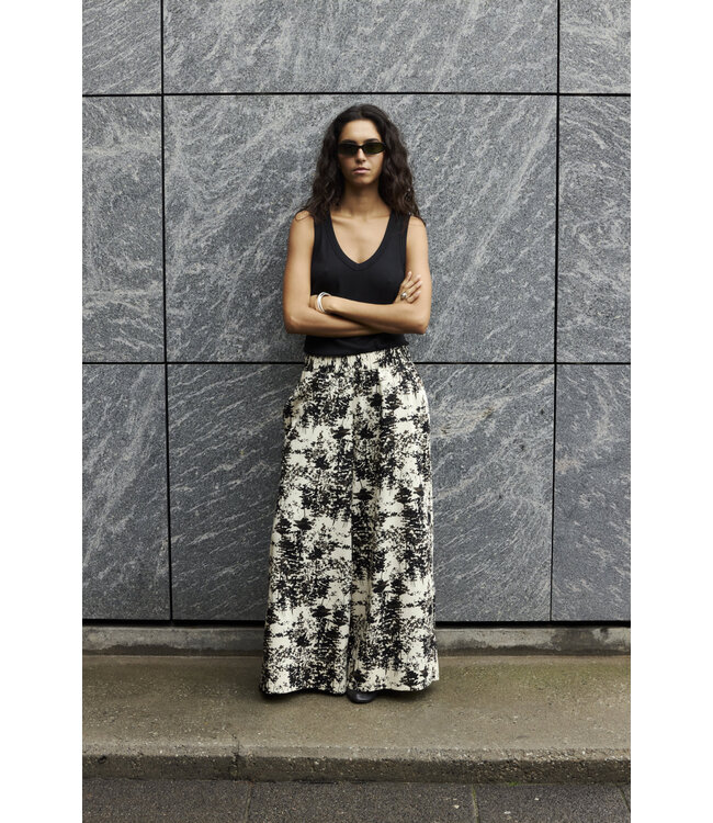 Naelle printed pants