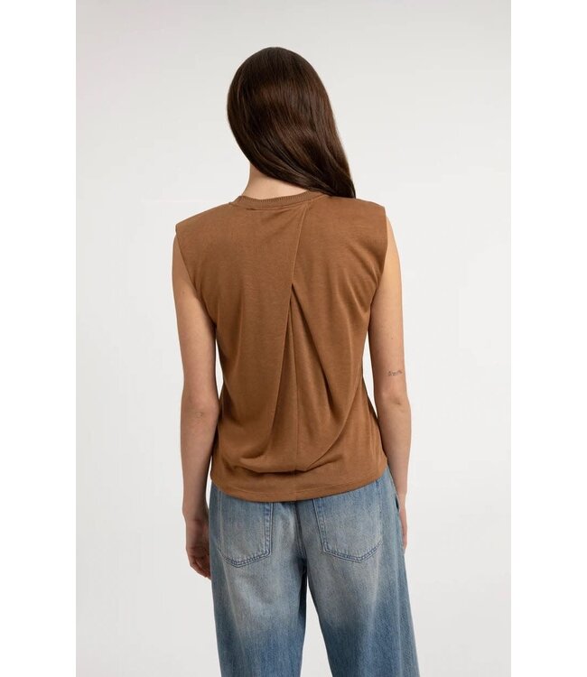Sleeveless top pleated neck
