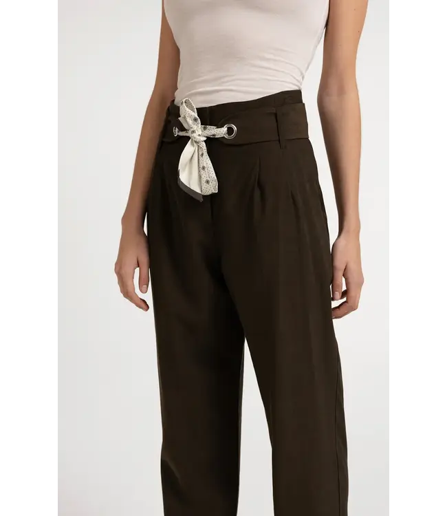 High waist trousers with scarf