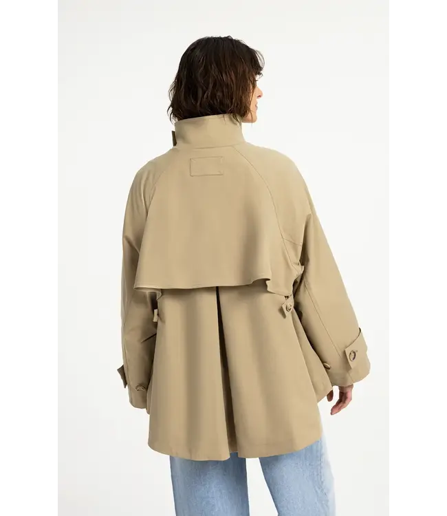 A-lijn korte trenchcoat
