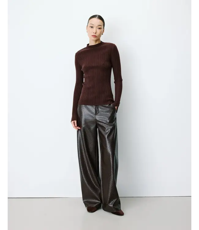 Aloe pullover