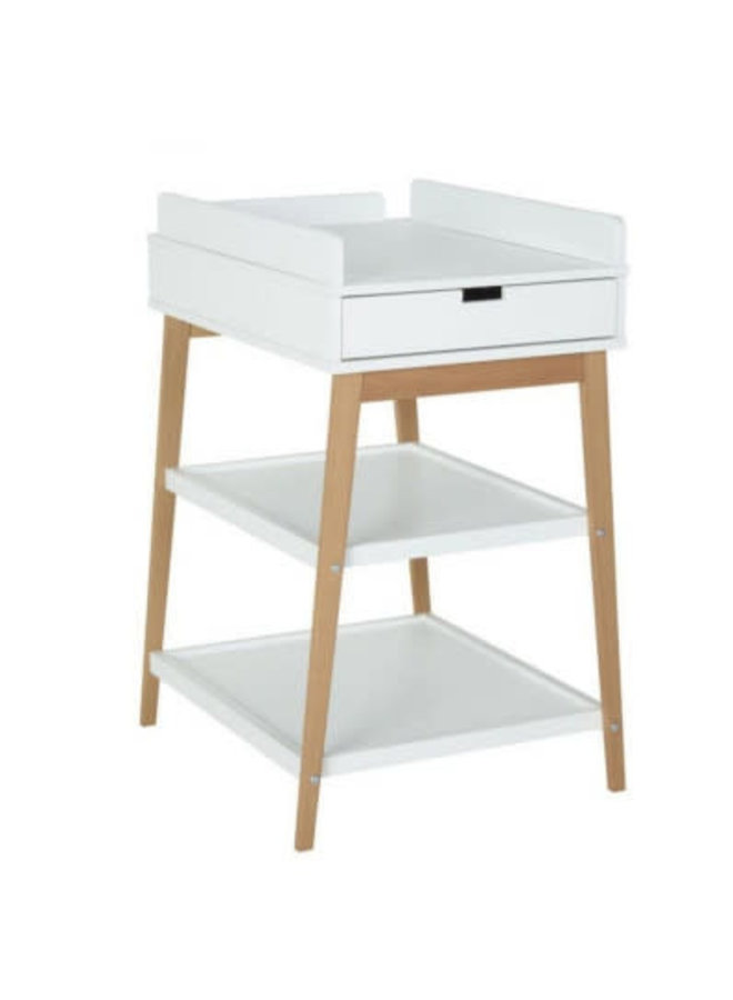 quax changing table