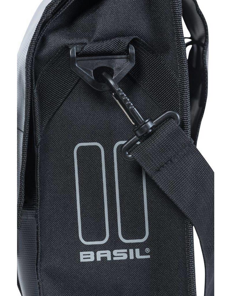 Basil Urban Load Messenger Bag zwart 15-17L