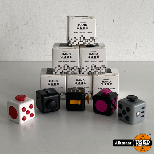 Koken Onaangeroerd gallon Hand Cube Fidget Toy | Grijs/Zwart | NIEUW - Used Products Alkmaar