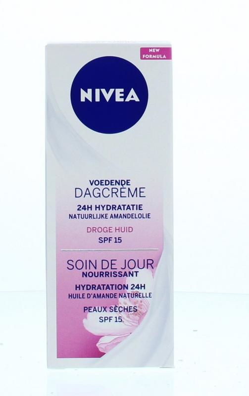 Nivea Nivea Essentials hydraterende dagcreme SPF15 droog/gev (50 ml)