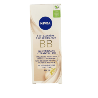 Nivea Essentials BB cream light SPF15 50 mililitros
