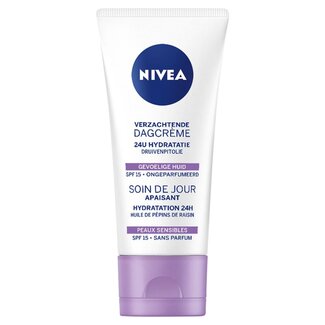 Nivea Essentials day cream sensitive SPF15 50 Millilitre