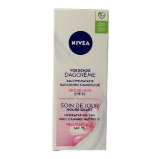 Nivea Crème de jour hydratante Essentials peaux sèches/sensibles SPF15 50 ml