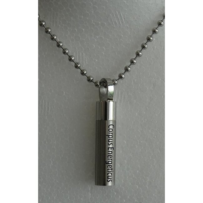 Colgante de metal Corpus Energeticus con cadena 1 unidad