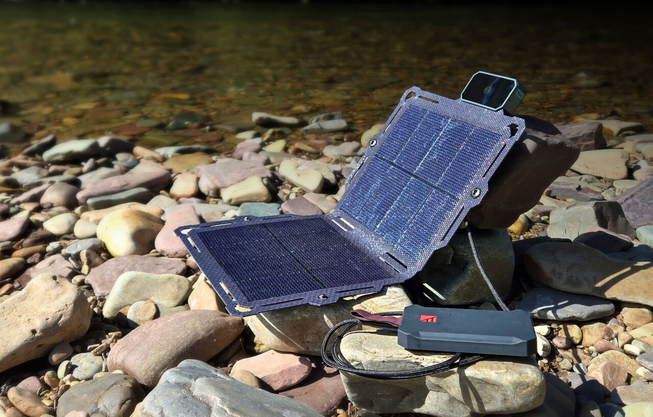 Dark Energy Spectre 8W Foldable Solar Panel