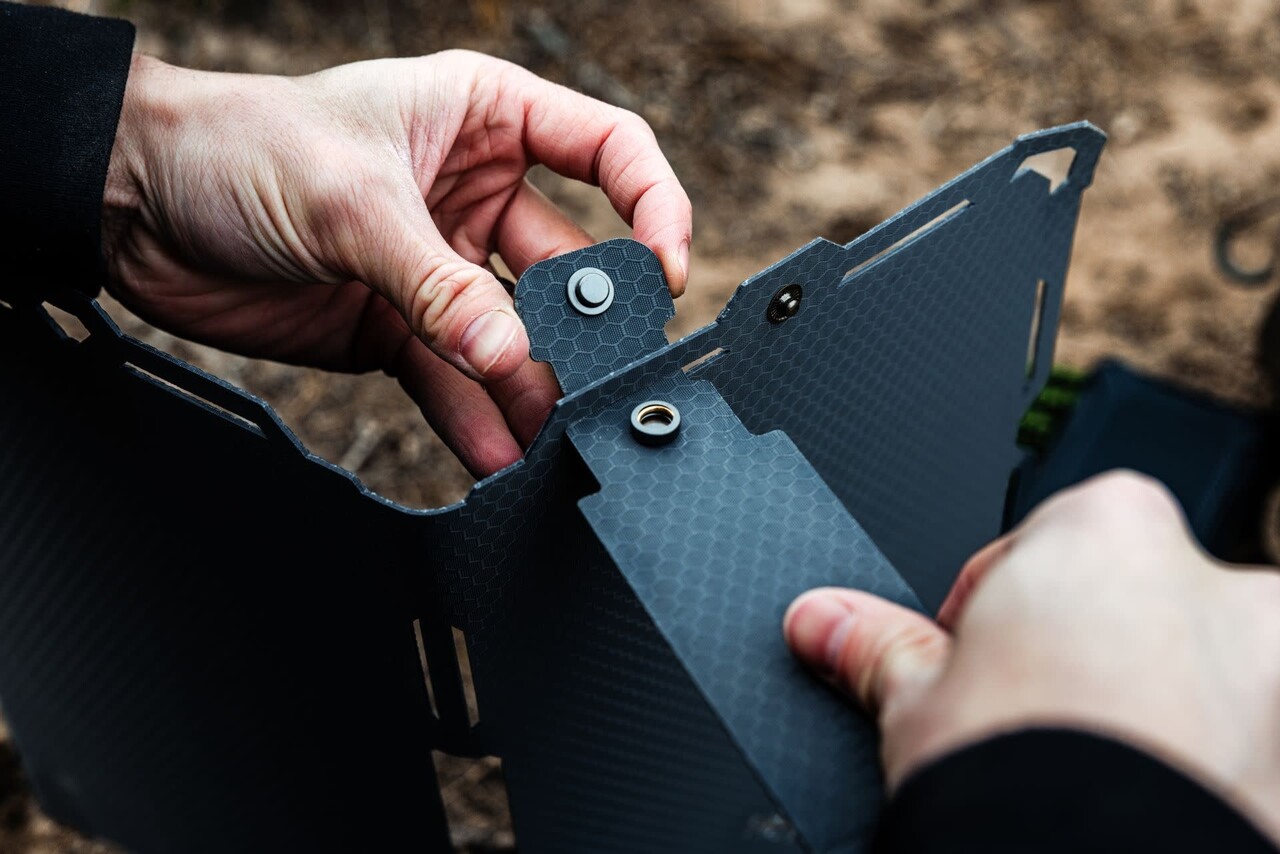 Dark Energy Spectre 18W Foldable Solar Panel