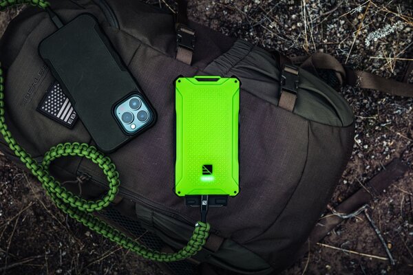 Dark Energy  Poseidon Pro powerbank 10.200 mAh (waterdicht IP68) Green