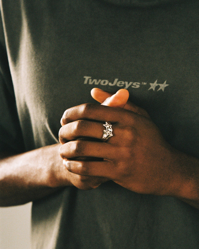 Twojeys Tilted Icon Ring - Plata