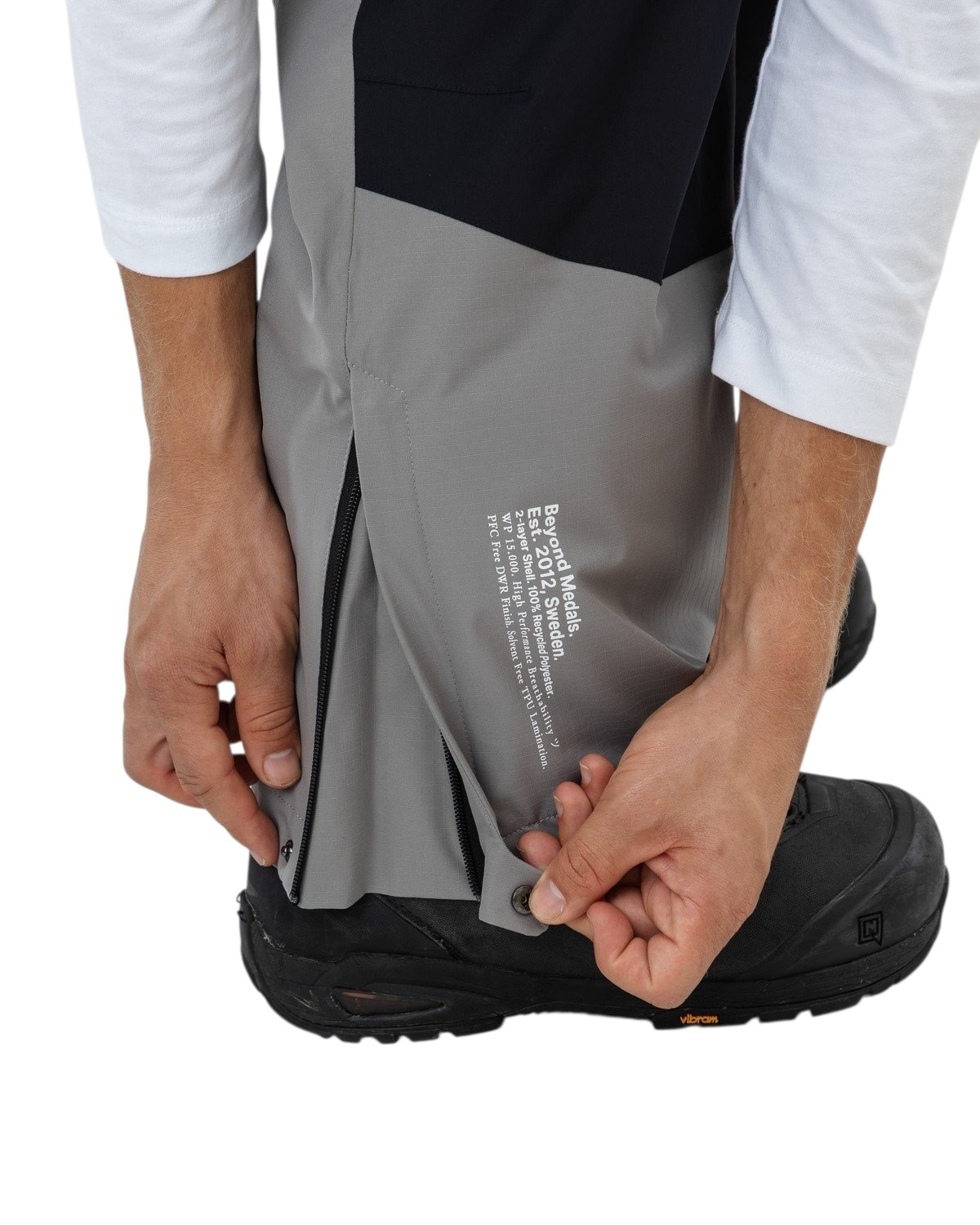 Beyond Medals Zip Pants 2L - Grey