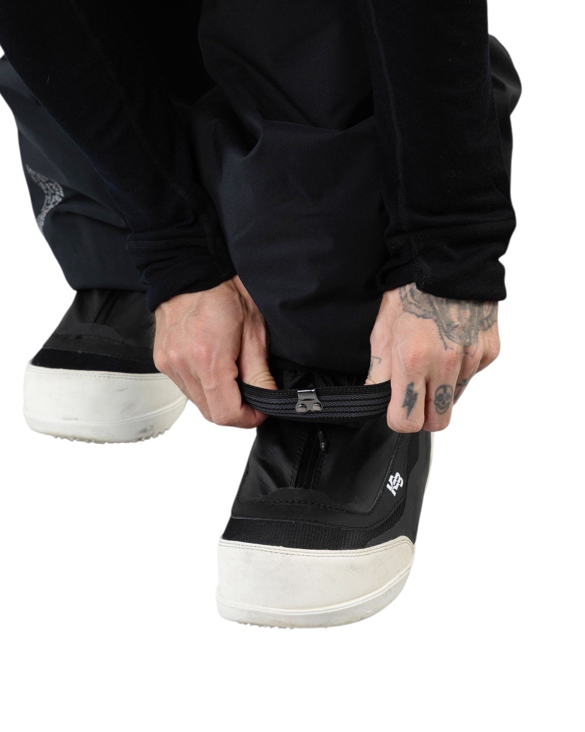 Beyond Medals Cargo Pants 2L - Black