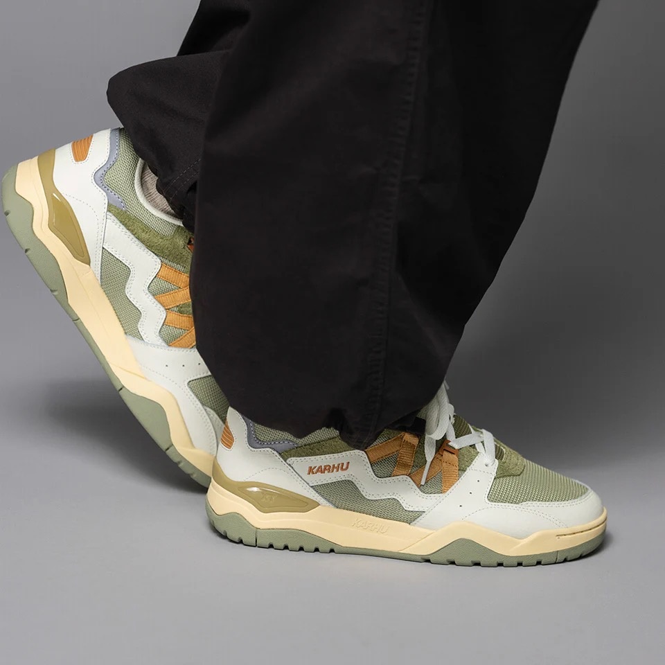 Karhu Fusion XT - Icicle/Oak Buff