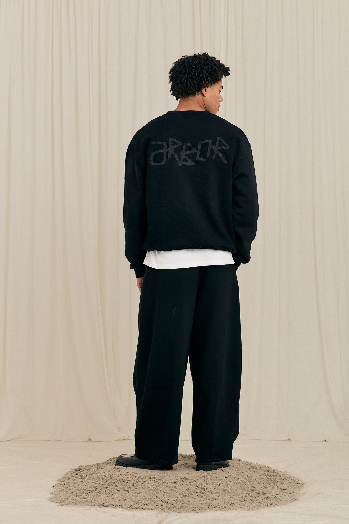 Arbor Antwerp Arbor Icon Crewneck - Black