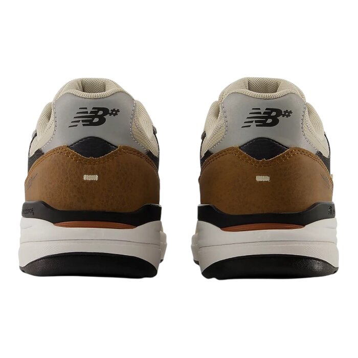 New Balance Numeric Numeric Andrew Reynolds 933 - Beige/Brown(ONE)