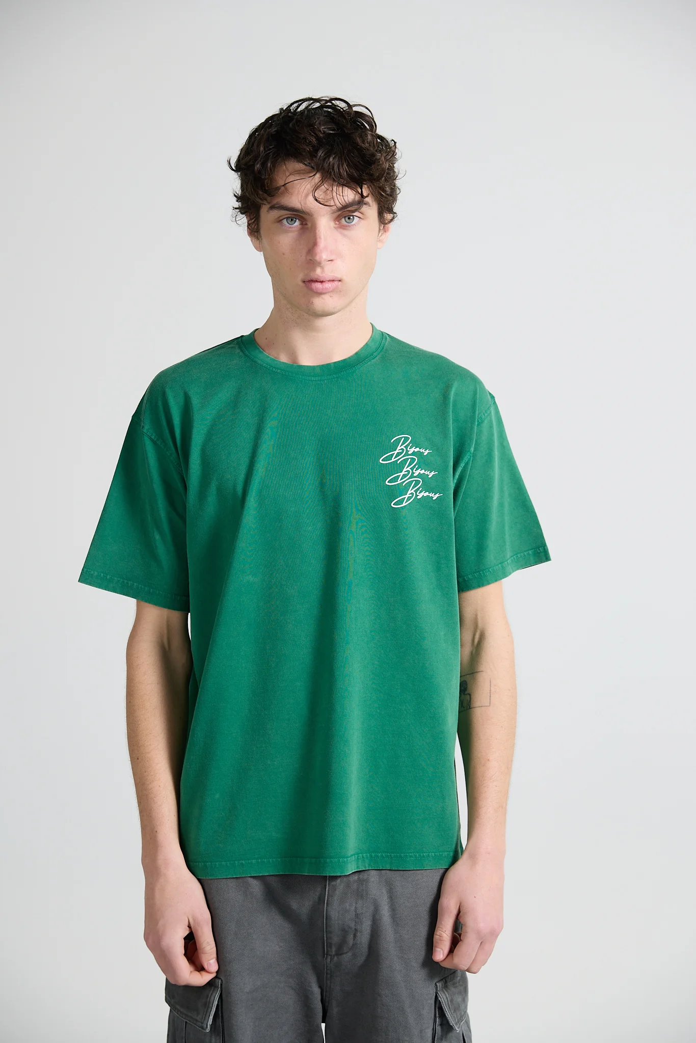 Bisous Skateboards Cigarette T-Shirt - Forest