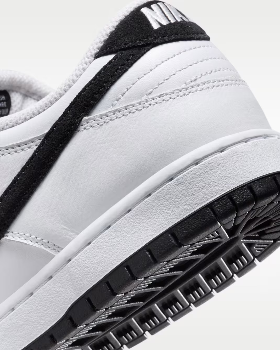Nike SB SB Dunk Low Pro - White/Black/White