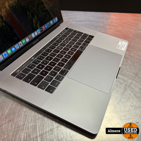 MacBook Pro 15.6'' 2019 Touchbar i7 16GB 256GB Space Gray