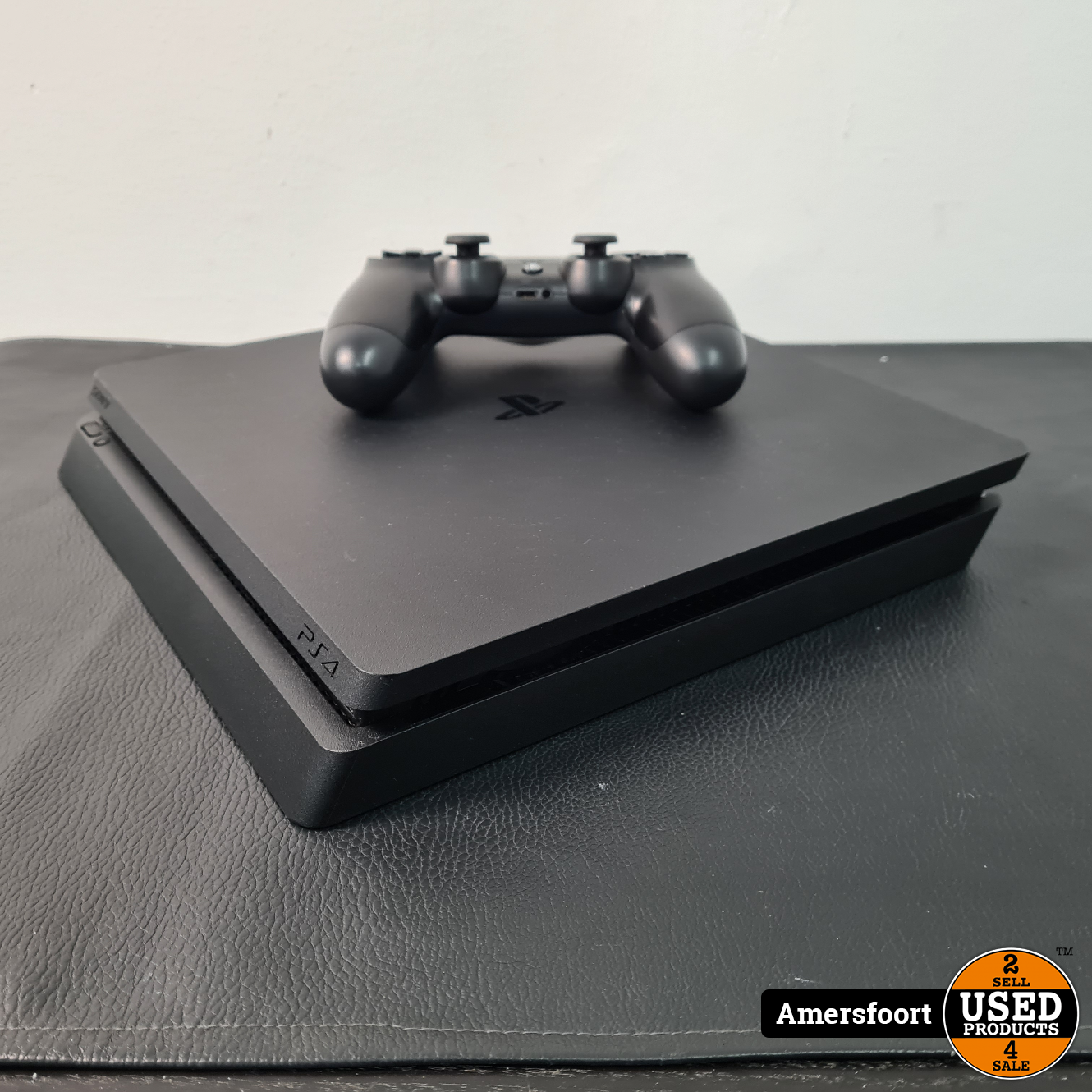 Gepland meubilair Gaan wandelen Playstation 4 Slim 1TB | Inclusief Controller - Used Products Amersfoort