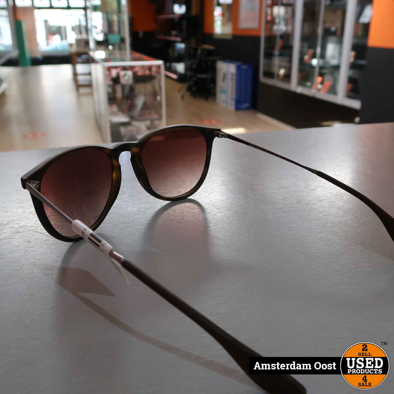 Ray-Ban Erika RB4171 Zonnebril | in Prima Staat - Used Products Amsterdam  Oost