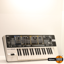 Roland GAIA SH-01 synthesizer